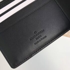louis-vuitton-multiple-wallet