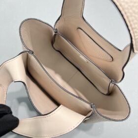 xr:d:DAGBeGYKeuI:999,j:1853655868193732996,t:24041208