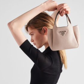 xr:d:DAGBeGYKeuI:999,j:1853655868193732996,t:24041208