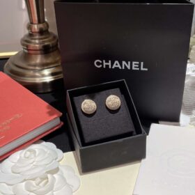 Chanel-CC-Round-Earrings-3