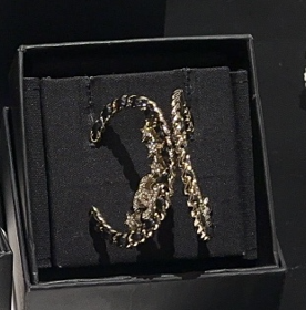 Chanel-Chain-Of-Stars-Earrings-2