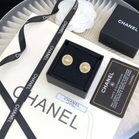 Chanel-Round-Pearl-Earrings-1