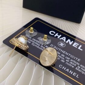 Chanel-Round-Pearl-Earrings-1