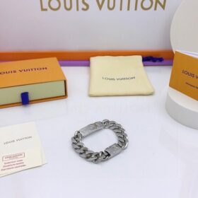 Monogram-Chain-Bracelet-Silver-Tone-M00855-3