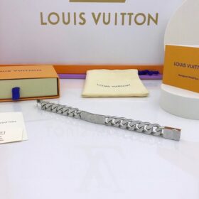 Monogram-Chain-Bracelet-Silver-Tone-M00855-3