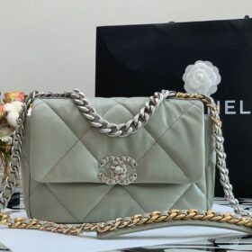 Chanel-classic-flap-bag