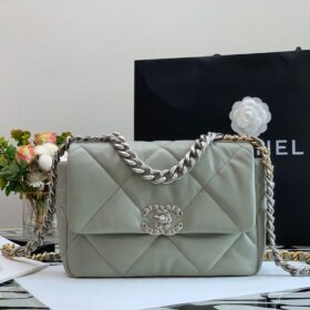 Chanel-classic-flap-bag