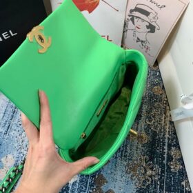 212488-1_20Chanel_2019_20Flap_20
