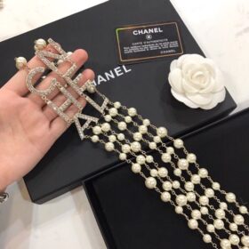 c-h-a-n-e-l-necklace-1-e1685434547669